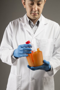Flasks can be easily inserted into and removed from an adapter. Easy flask extraction helps minimize disturbance of the pellet.