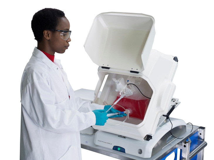 ReadyToProcess WAVE 25 in tilt position. The ergonomic design makes activities such as sampling and harvest convenient and easy.